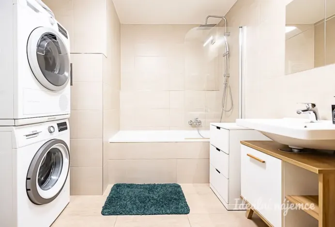 Pronájem bytu 2+kk, Praha - Vysočany, Strnadových, 59 m2