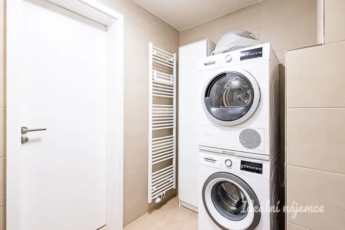 Pronájem bytu 2+kk, Praha - Vysočany, Strnadových, 59 m2