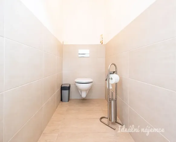 Pronájem bytu 2+kk, Praha - Vysočany, Strnadových, 59 m2