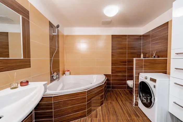 Prodej bytu 4+kk, Praha, Švejcarovo náměstí, 98 m2