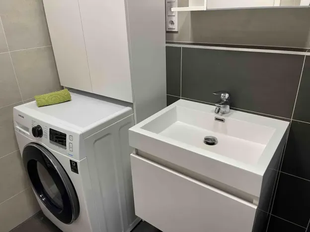 Pronájem bytu 2+kk, Praha, Za černým mostem, 50 m2