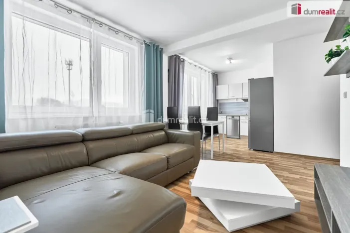 Prodej bytu 2+kk, Karlovy Vary - Bohatice, Dubová, 43 m2
