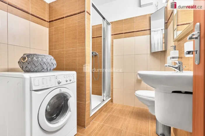 Prodej bytu 2+kk, Karlovy Vary - Bohatice, Dubová, 43 m2