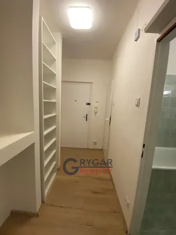 Pronájem bytu 1+kk, Praha - Braník, Jeremenkova, 31 m2