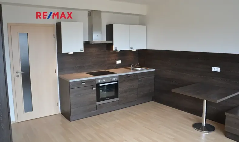 Pronájem bytu 1+kk, Plzeň, Štefánikova, 32 m2