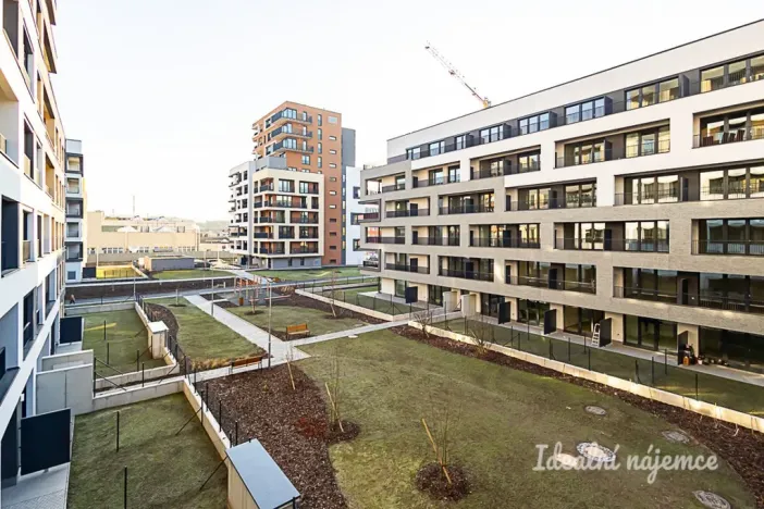 Pronájem bytu 2+kk, Praha, Poděbradská, 53 m2