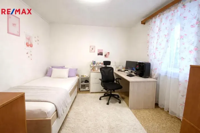 Prodej bytu 3+1, Ostrov, Luční, 78 m2