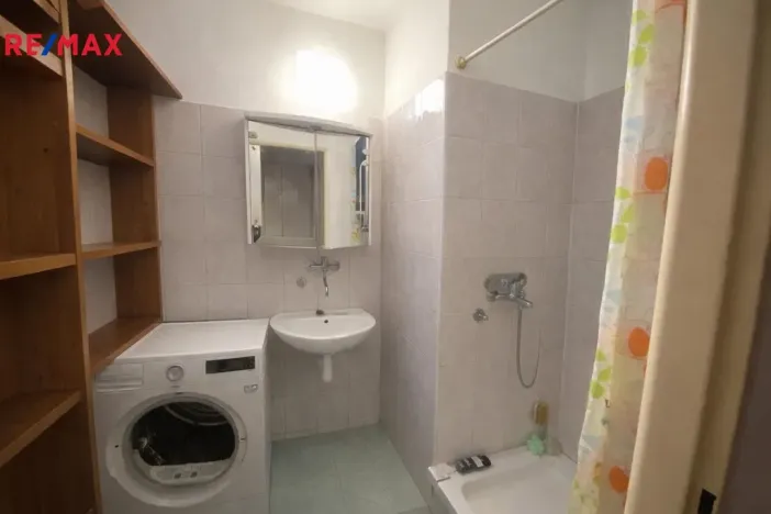 Prodej bytu 3+1, Ostrov, Luční, 78 m2