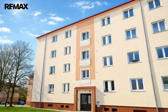 Prodej bytu 3+1, Ostrov, Luční, 78 m2