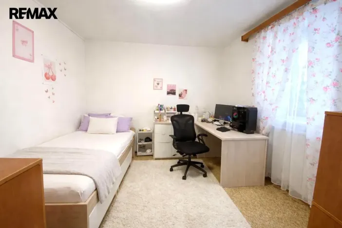 Prodej bytu 3+1, Ostrov, Luční, 78 m2