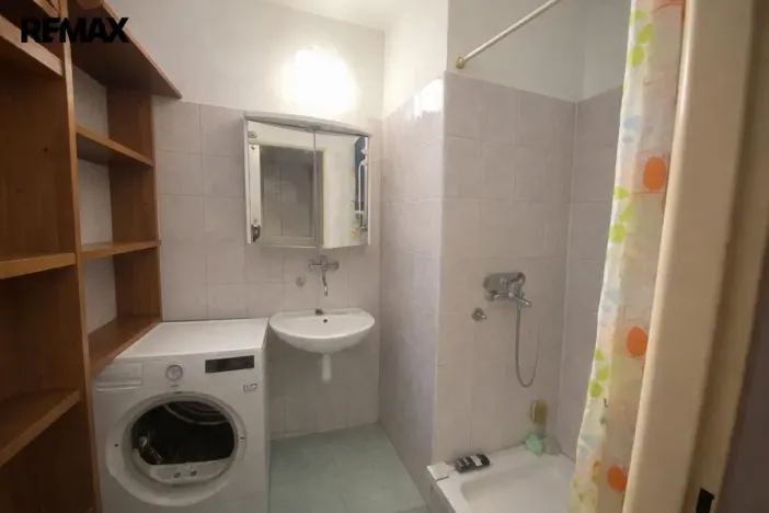 Prodej bytu 3+1, Ostrov, Luční, 78 m2