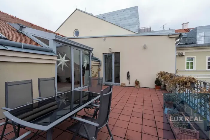 Prodej atypického bytu, Mikulov, Komenského, 164 m2