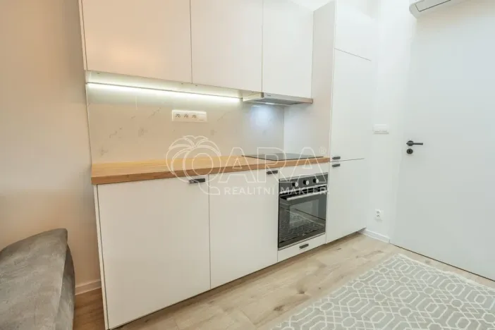 Prodej bytu 2+kk, Praha - Smíchov, Holubova, 48 m2