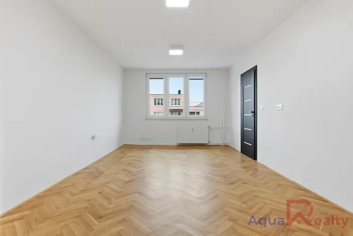 Prodej bytu 3+1, Karlovy Vary, Vítězná, 74 m2