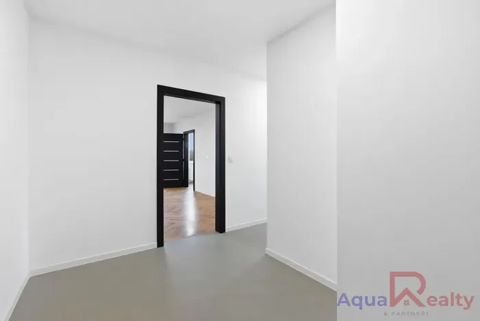 Prodej bytu 3+1, Karlovy Vary, Vítězná, 74 m2