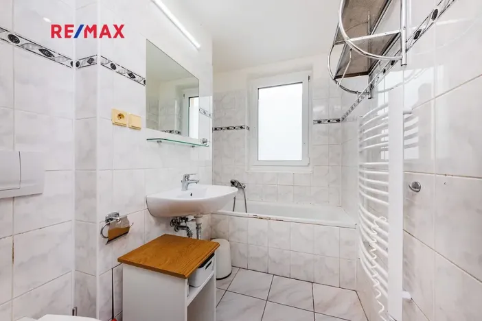 Prodej bytu 3+1, Kostelec nad Labem, Na Sídlišti, 58 m2