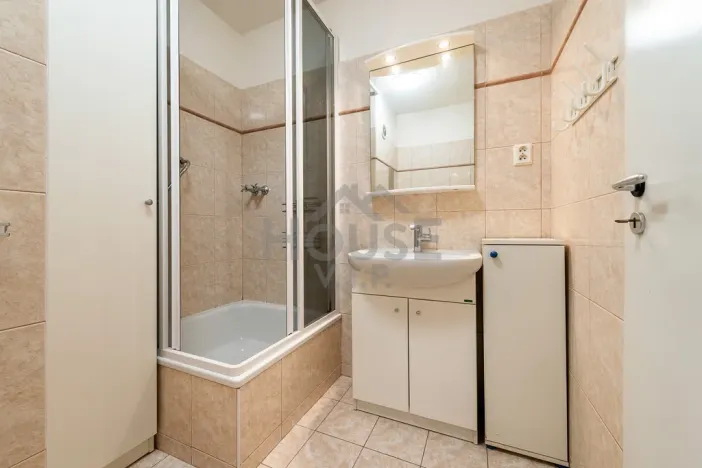 Prodej bytu 2+kk, Praha - Modřany, Krouzova, 45 m2