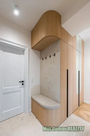 Prodej bytu 2+kk, Praha - Žižkov, Jeseniova, 66 m2