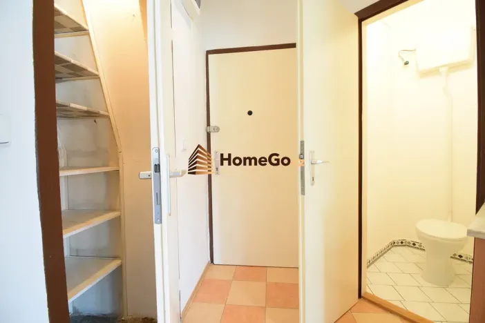 Pronájem bytu 1+kk, Praha - Nusle, U gymnázia, 46 m2