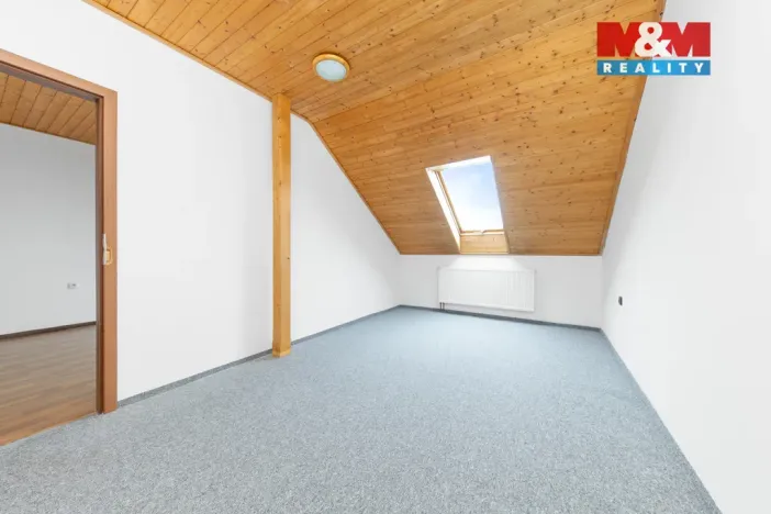 Prodej rodinného domu, Ivaň, 353 m2