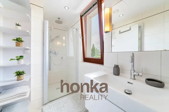 Pronájem rodinného domu, Kosoř, K Lomu, 263 m2