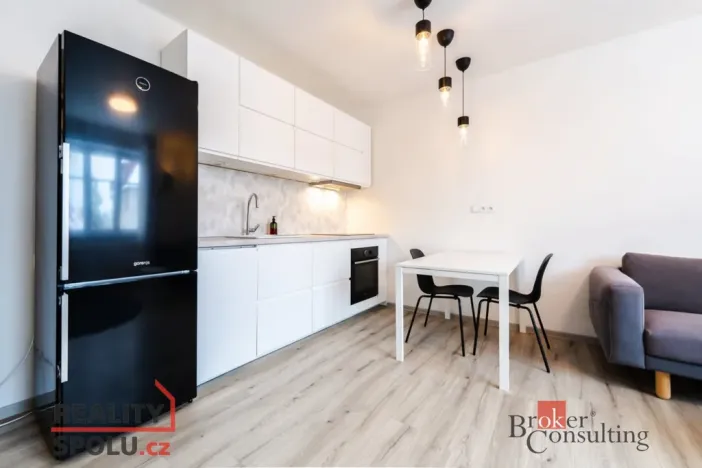 Pronájem bytu 2+kk, Liberec - Liberec I-Staré Město, nám. Žižkovo, 45 m2