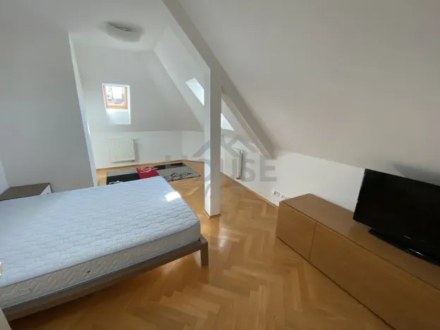 Pronájem bytu 2+kk, Praha - Holešovice, Ovenecká, 70 m2