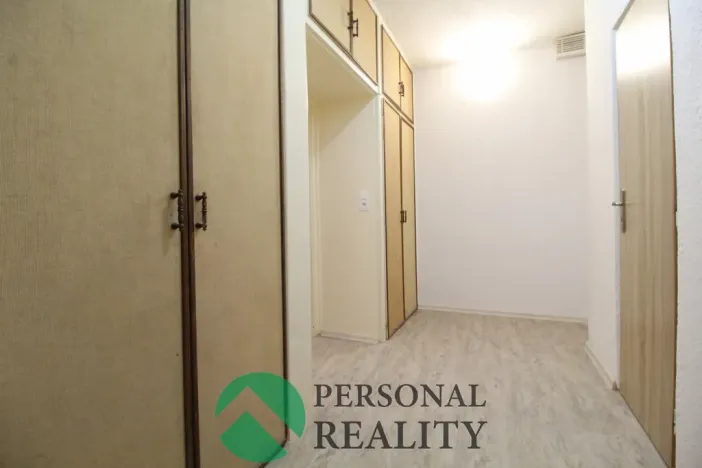 Pronájem bytu 2+1, Ostrov, Kollárova, 56 m2