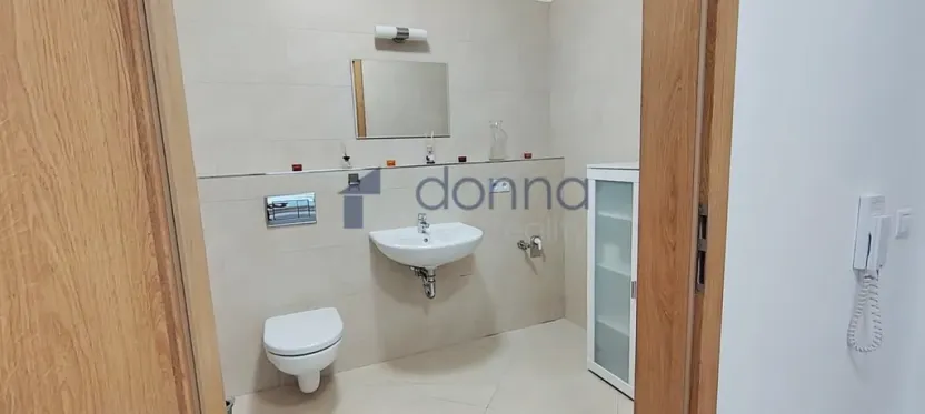 Pronájem bytu 2+kk, Praha, Hlučkova, 46 m2