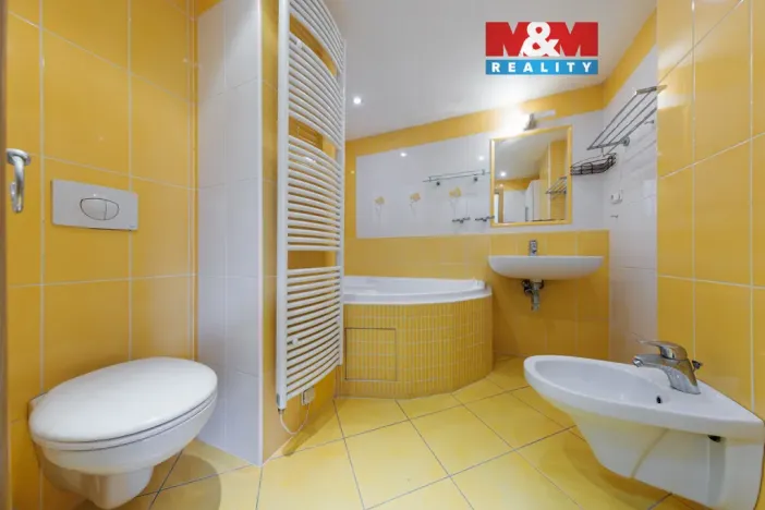 Prodej bytu 3+1, Karlovy Vary - Rybáře, U Koupaliště, 84 m2