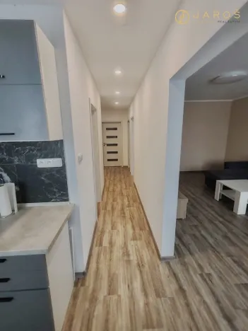 Pronájem bytu 3+1, Cheb, Stavbařů, 84 m2