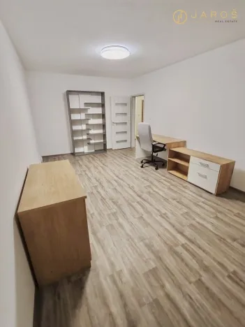 Pronájem bytu 3+1, Cheb, Stavbařů, 84 m2