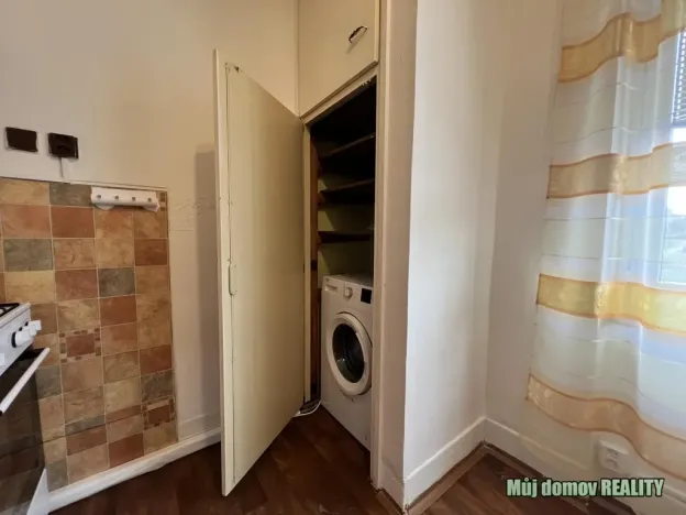 Pronájem bytu 2+1, Praha - Vysočany, Poděbradská, 58 m2