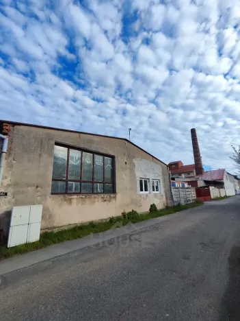 Prodej obchodního prostoru, Přelouč, Sportovní, 1800 m2