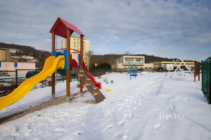 Prodej bytu 3+1, Meziboří, J. A. Komenského, 61 m2