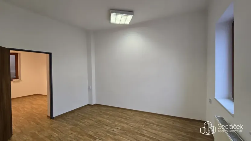 Pronájem kanceláře, Sokolov, nábřeží Petra Bezruče, 25 m2