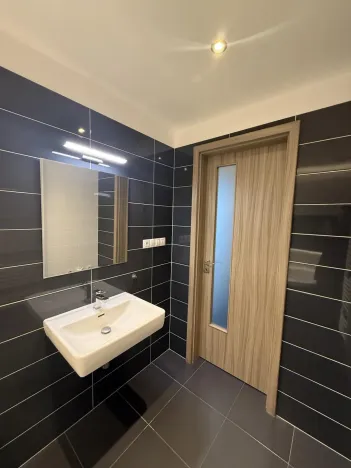 Pronájem bytu 2+kk, Pardubice - Zelené Předměstí, Pod Vinicí, 57 m2