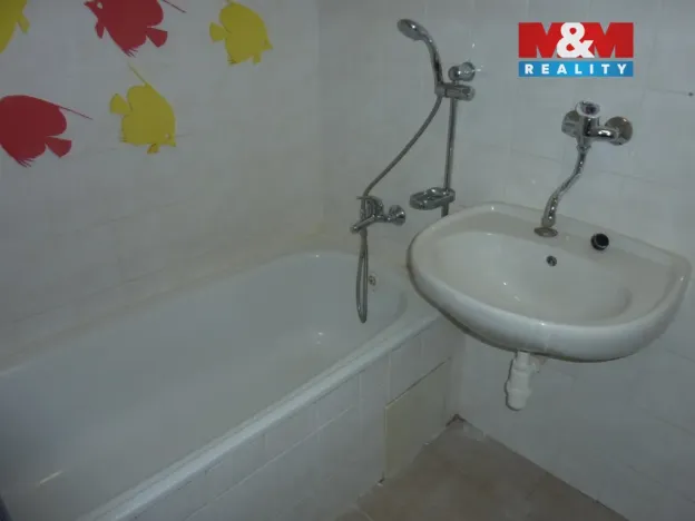 Pronájem bytu 1+1, Hronov, Husova, 63 m2