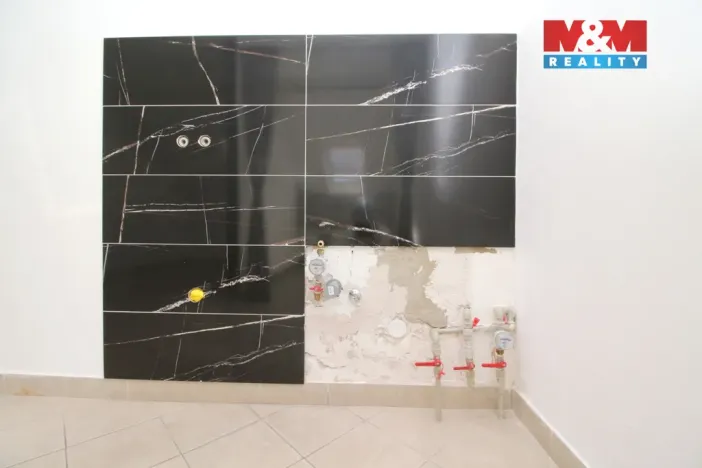 Pronájem obchodního prostoru, Chlumec nad Cidlinou - Chlumec nad Cidlinou IV, Kozelkova, 24 m2