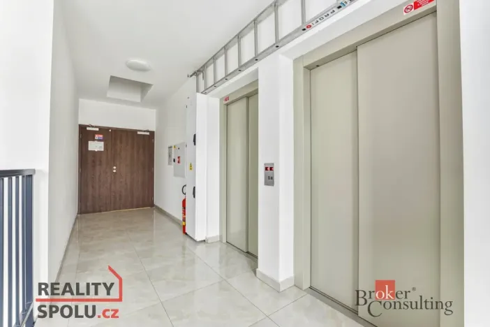 Pronájem bytu 1+kk, Pardubice - Zelené Předměstí, Rokycanova, 29 m2