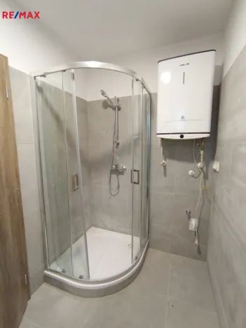 Pronájem bytu 1+kk, Zlín - Malenovice, Jarolímkovo náměstí, 27 m2