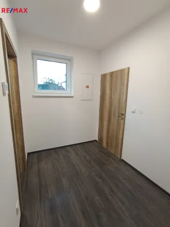 Pronájem bytu 1+kk, Zlín - Malenovice, Jarolímkovo náměstí, 27 m2