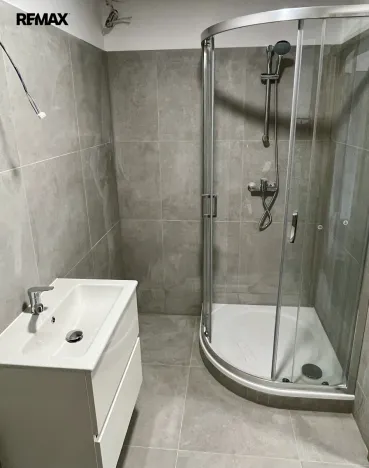 Pronájem bytu 1+kk, Zlín - Malenovice, Jarolímkovo náměstí, 27 m2