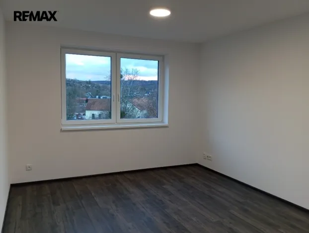 Pronájem bytu 1+kk, Zlín - Malenovice, Jarolímkovo náměstí, 27 m2
