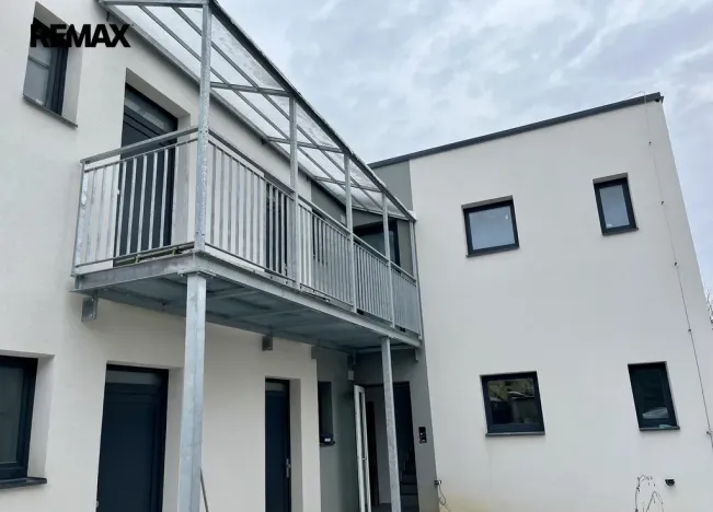 Pronájem bytu 1+kk, Zlín - Malenovice, Jarolímkovo náměstí, 27 m2