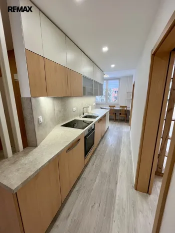 Prodej bytu 4+1, Otrokovice, Nádražní, 96 m2