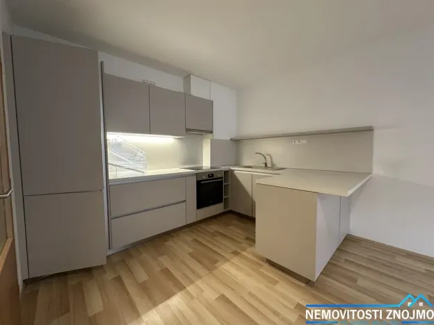 Pronájem bytu 2+kk, Znojmo, Žižkovo náměstí, 44 m2