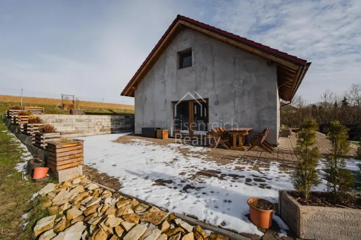 Prodej rodinného domu, Benátky, 145 m2