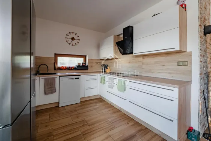 Prodej rodinného domu, Benátky, 145 m2