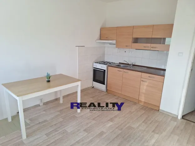 Pronájem bytu 1+1, Žatec, Stavbařů, 40 m2